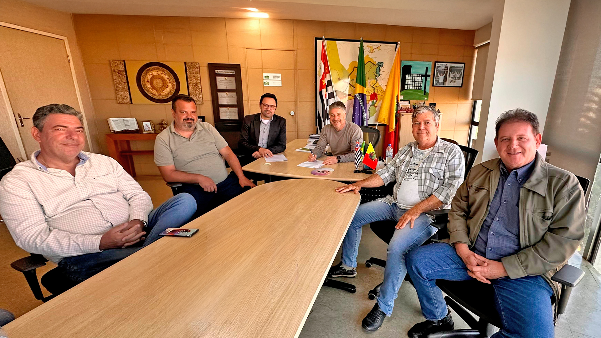 ​Prefeito Rodrigo Falsetti assina ordem de serviço para retomada da construção da UBS do Ypê Amarelo