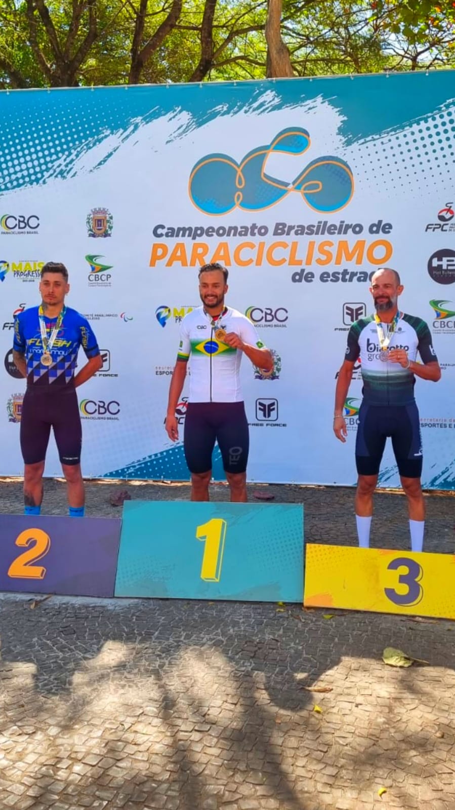 ​Ciclistas de Mogi Guaçu participam do 68 º Jogos Regionais Itatiba e do Campeonato Brasileiro de Paraciclismo