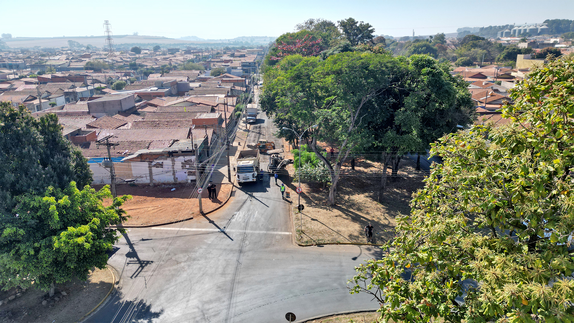 ​Trecho da Avenida Emília Marchi Martini, no Jardim Esplanada, começa a receber nova infraestrutura